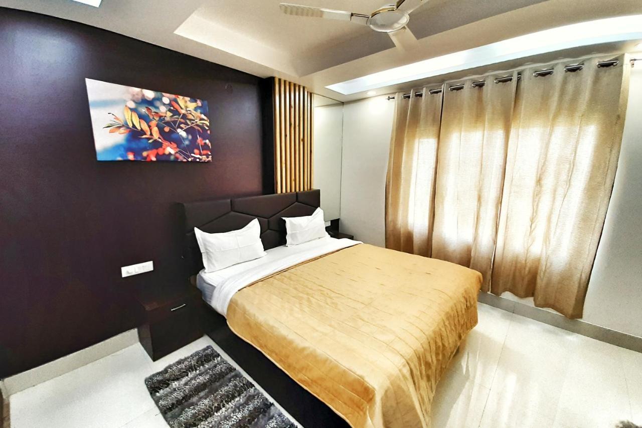 Hotel Aerocity Purple Orchid Yeni Delhi Dış mekan fotoğraf