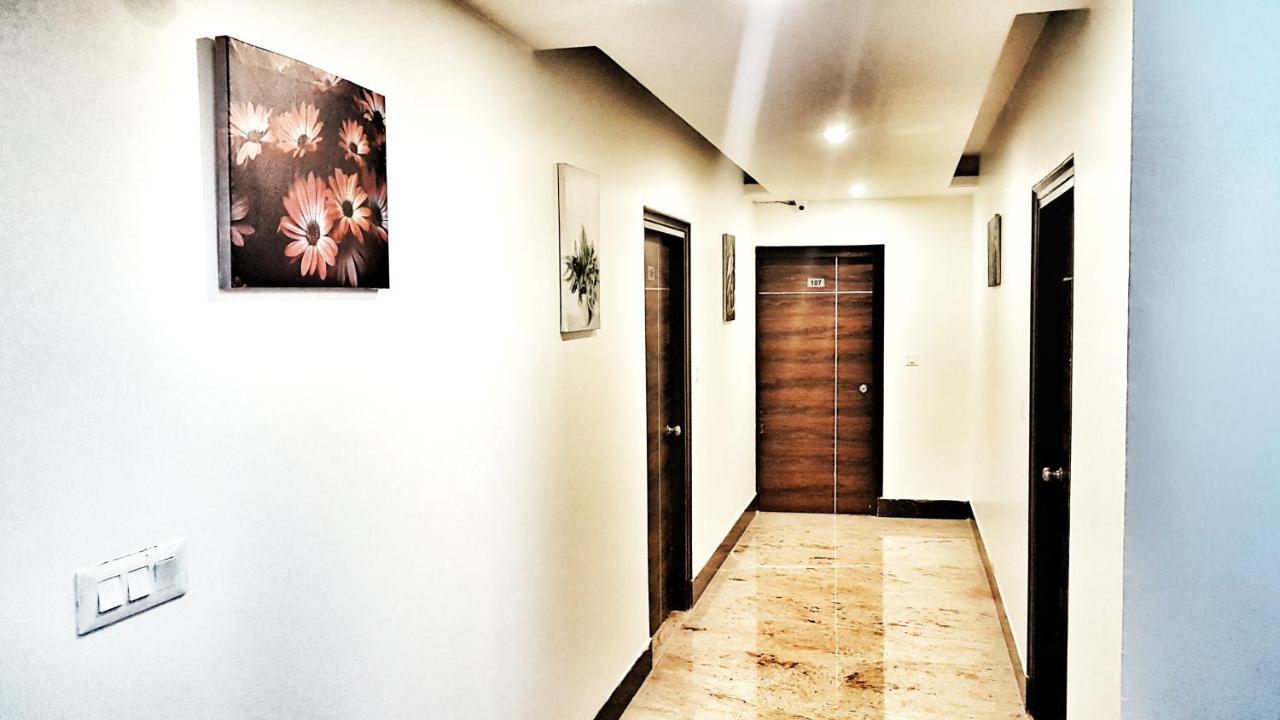 Hotel Aerocity Purple Orchid Yeni Delhi Dış mekan fotoğraf