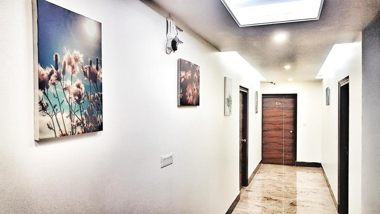 Hotel Aerocity Purple Orchid Yeni Delhi Dış mekan fotoğraf