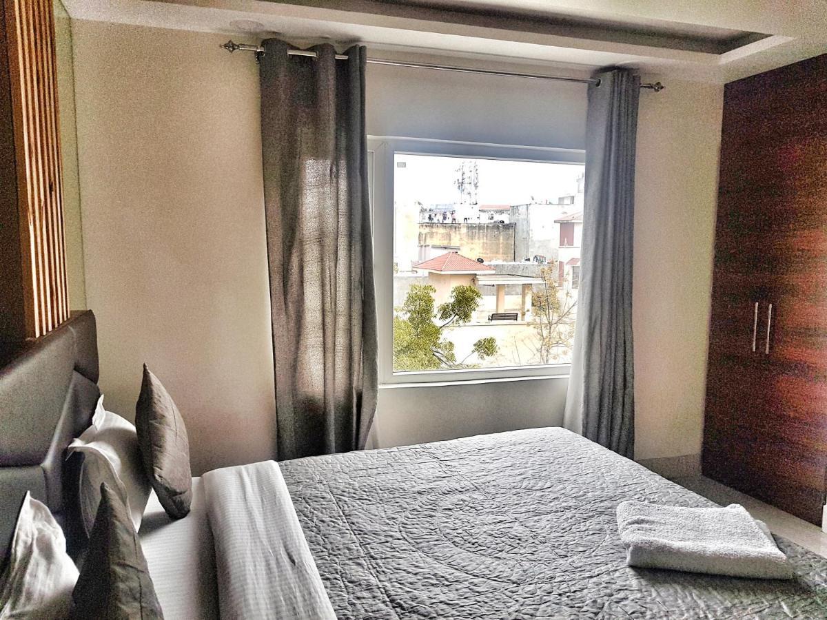 Hotel Aerocity Purple Orchid Yeni Delhi Dış mekan fotoğraf